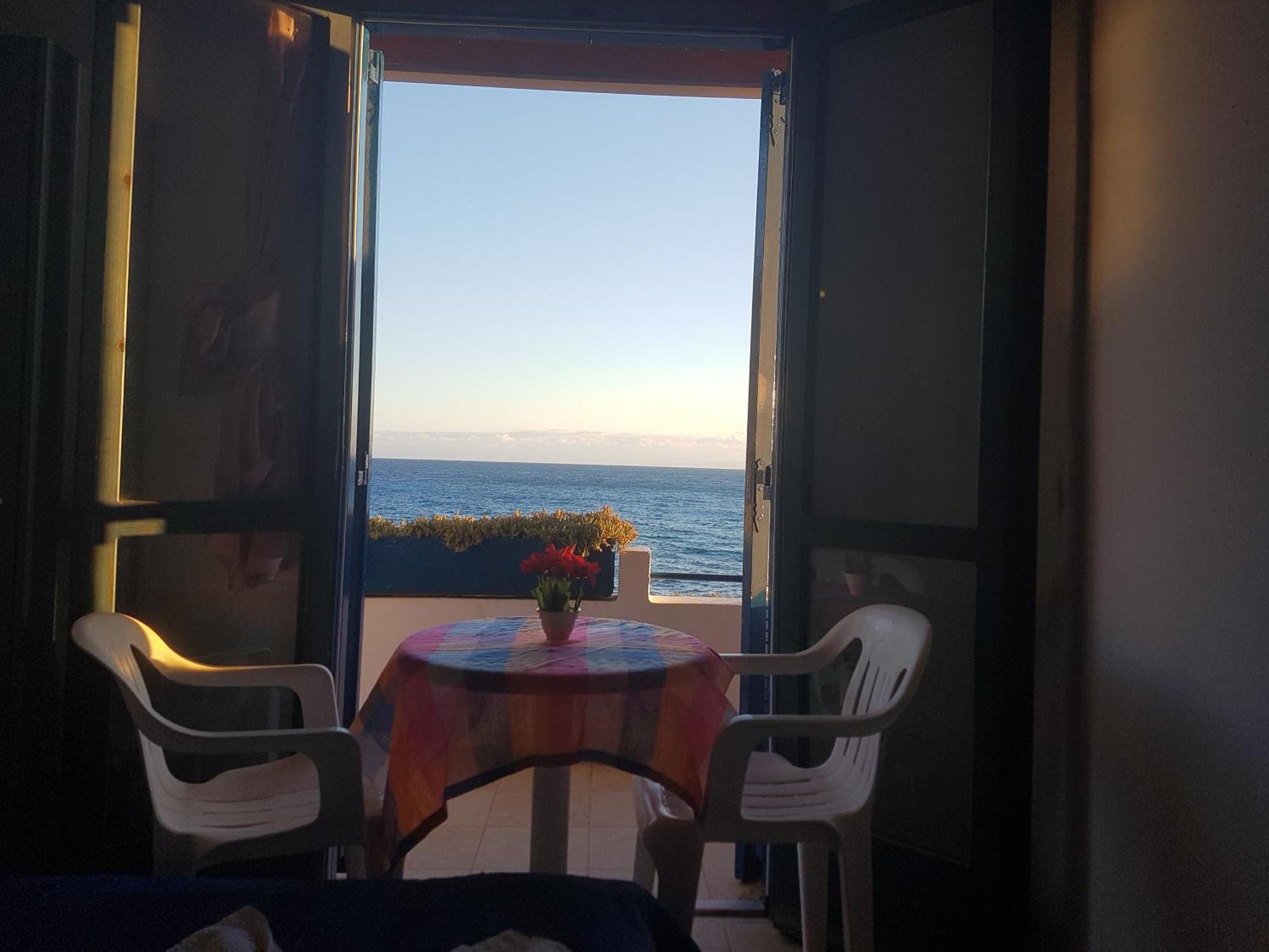 Taverna Akrogiali Loutro Exterior photo